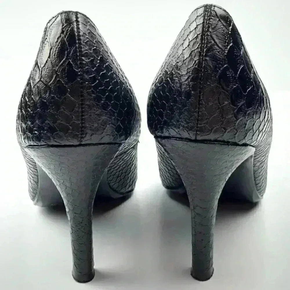 Liz Claiborne flex heels sz 5.5 black faux leather